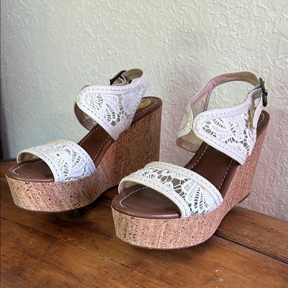 House of Harlow 1960 Lace Wedge Sandals | 8.5 | Cream and Tan - Picture 3 of 9